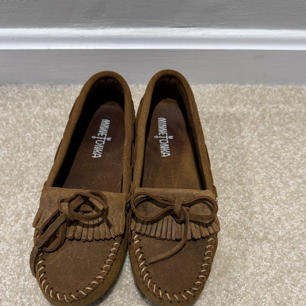 Minnetonka Kilty flats- Brown - 6.5 - new in box